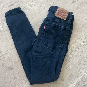 Levi’s Wedgie Skinny size 24, barely worn
